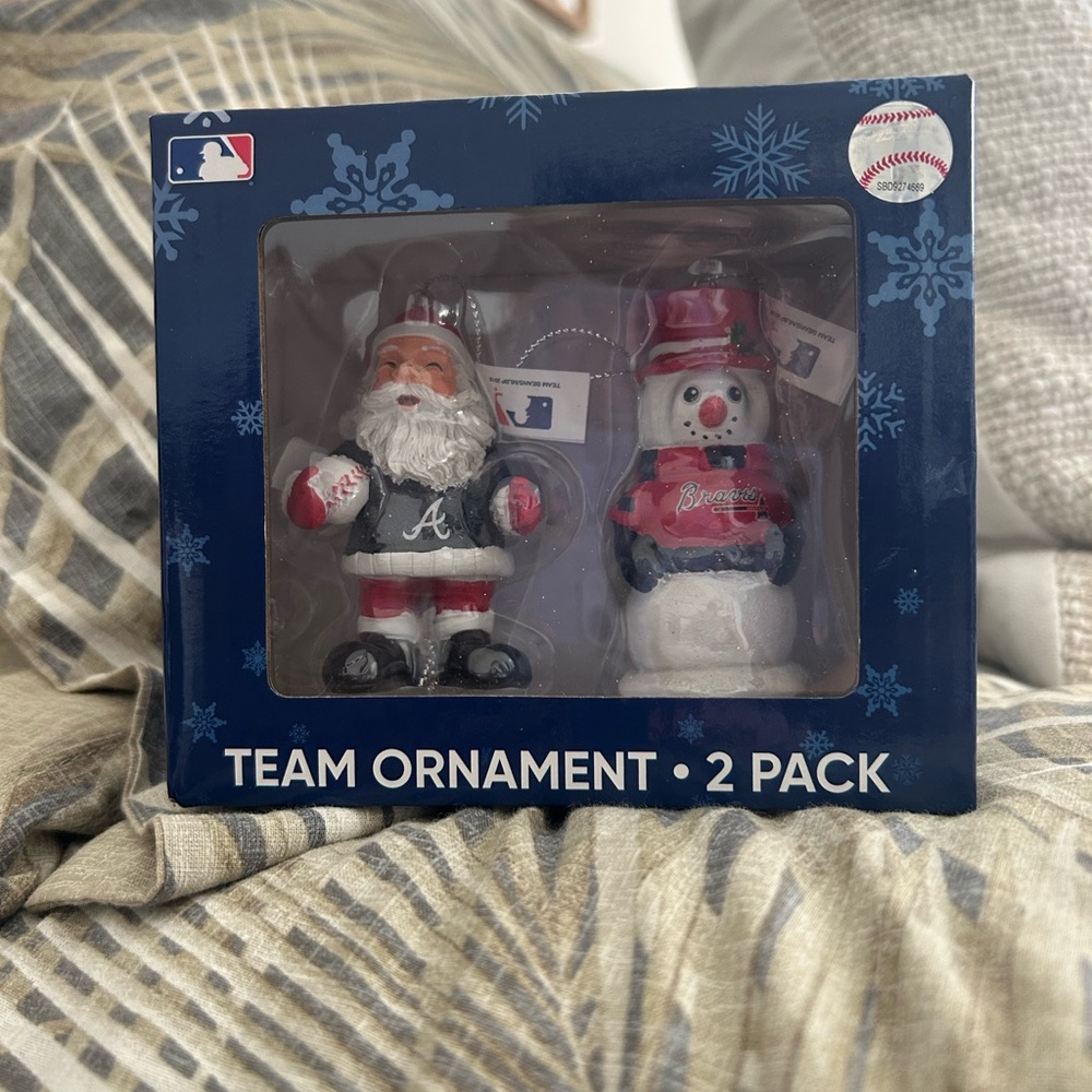 Forever Collectibles ⚾️Atlanta Braves Santa and Snowman Ornament Set. NEW!